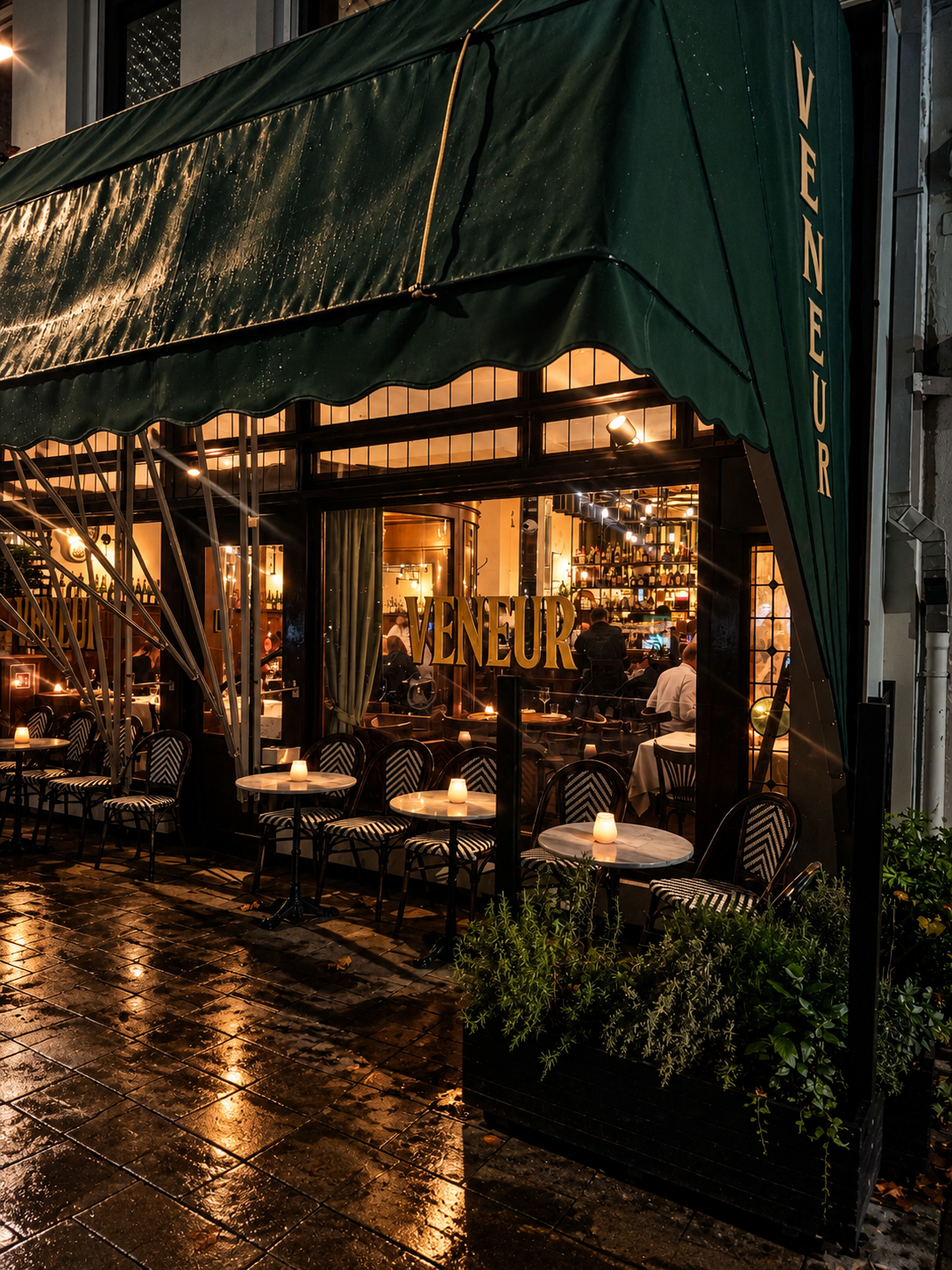 Veneur in Amsterdam: paprika’s van open vuur en gegrilde lamsbuik met zwezerikspies