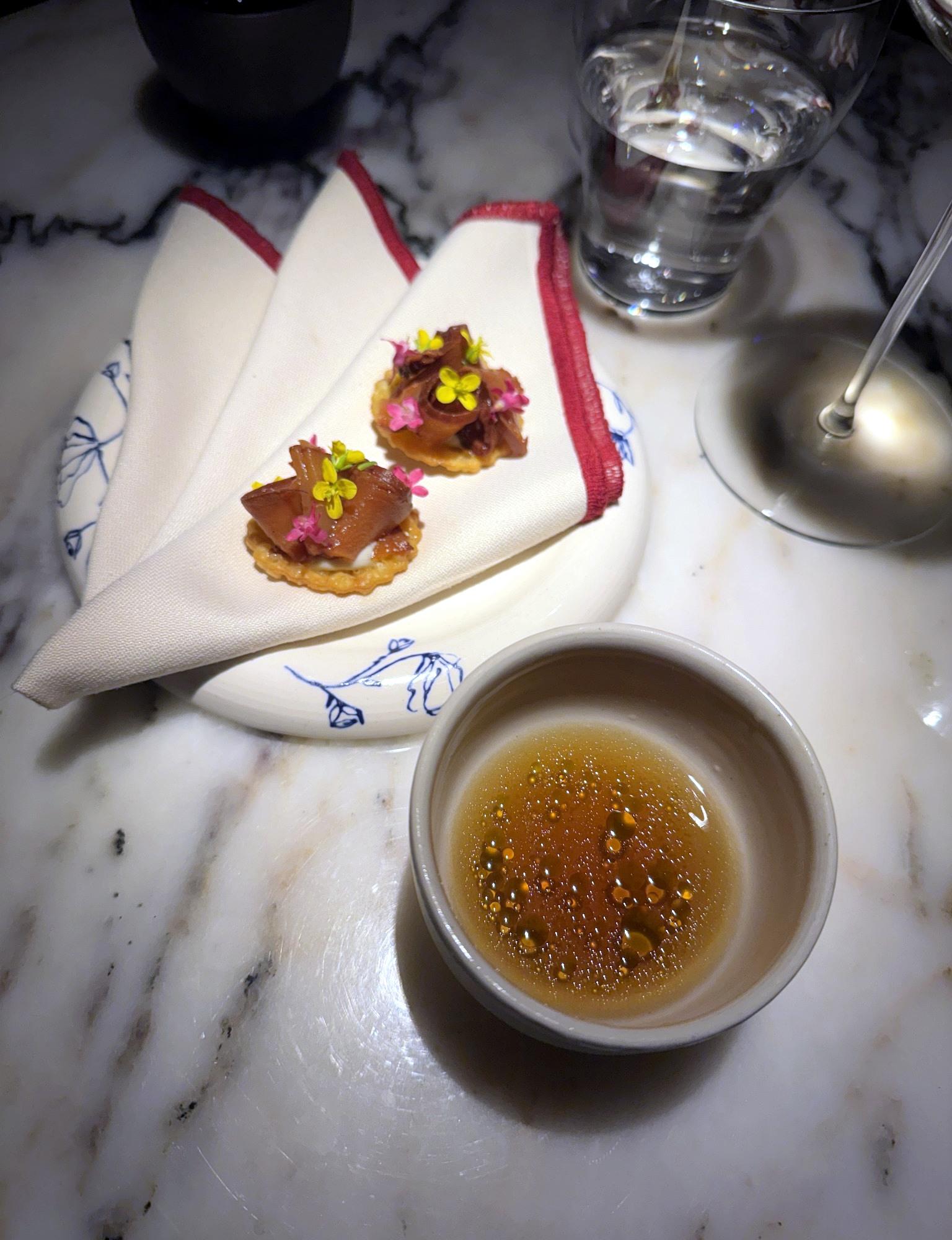 CUE in Amsterdam, restaurant van chef George Kataras met een moderne keuken