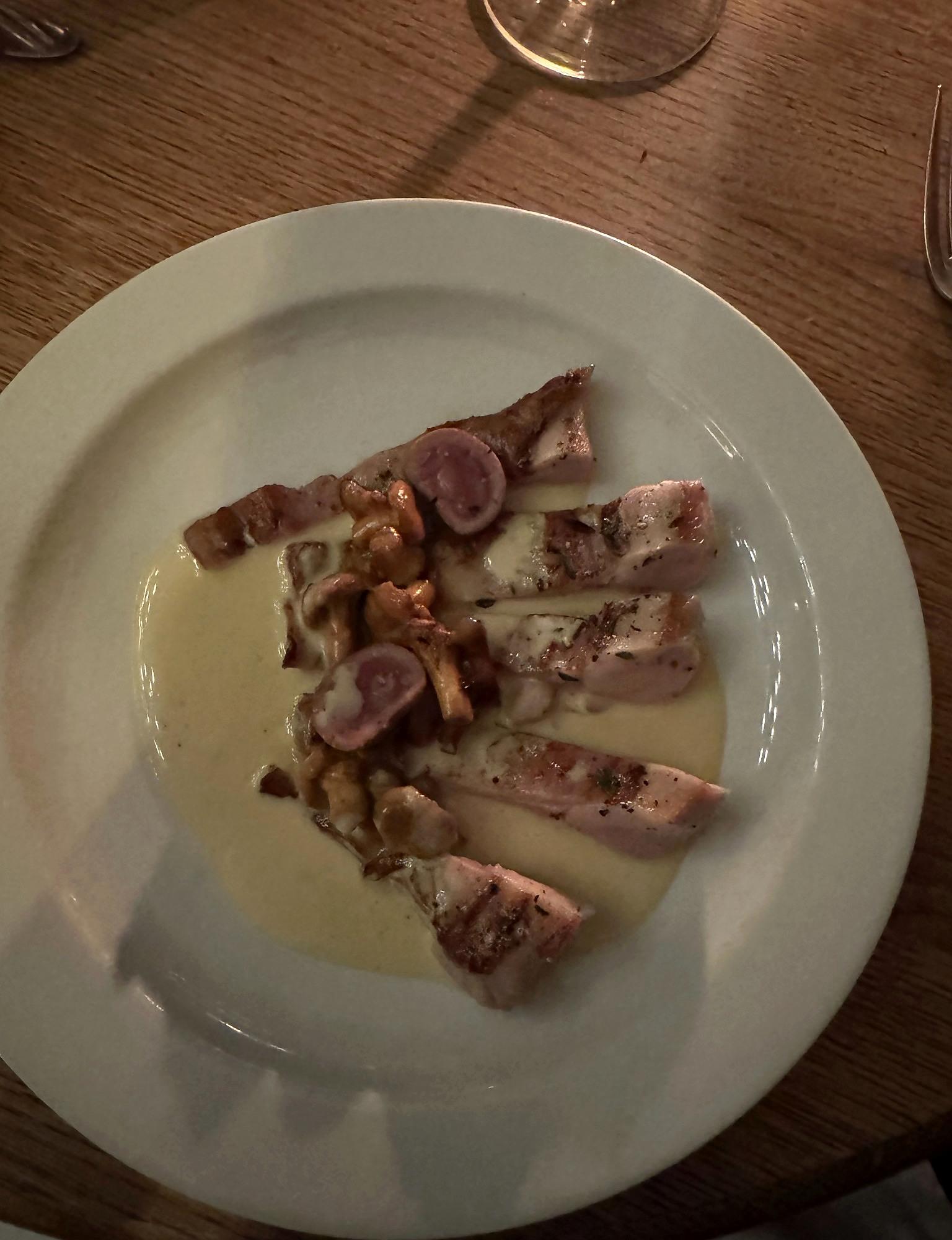 Veneur in Amsterdam: paprika’s van open vuur en gegrilde lamsbuik met zwezerikspies — foto 8
