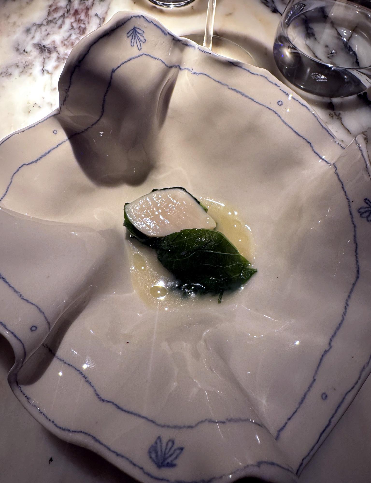 CUE in Amsterdam, restaurant van chef George Kataras met een moderne keuken — foto 3