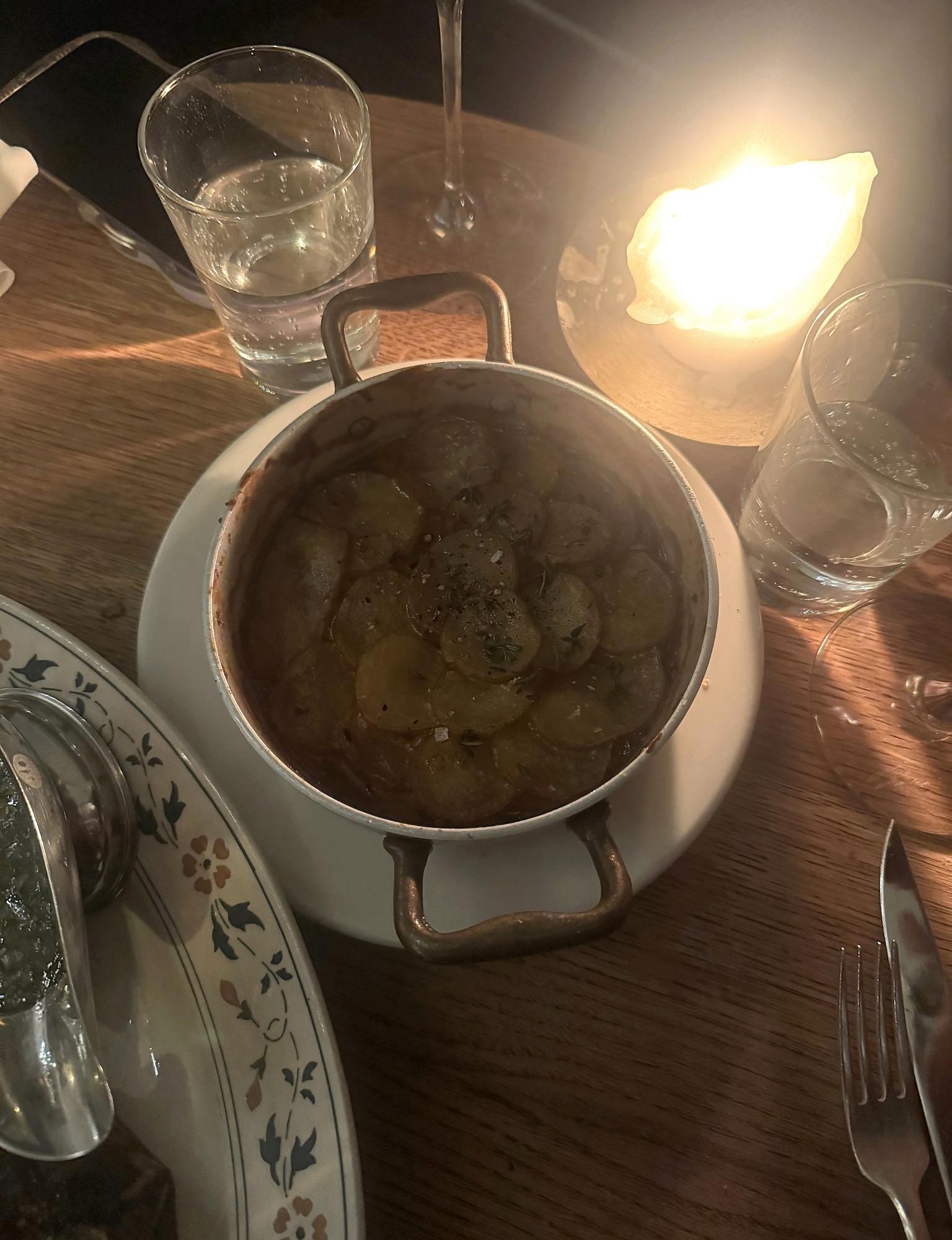 Veneur in Amsterdam: paprika’s van open vuur en gegrilde lamsbuik met zwezerikspies — foto 11