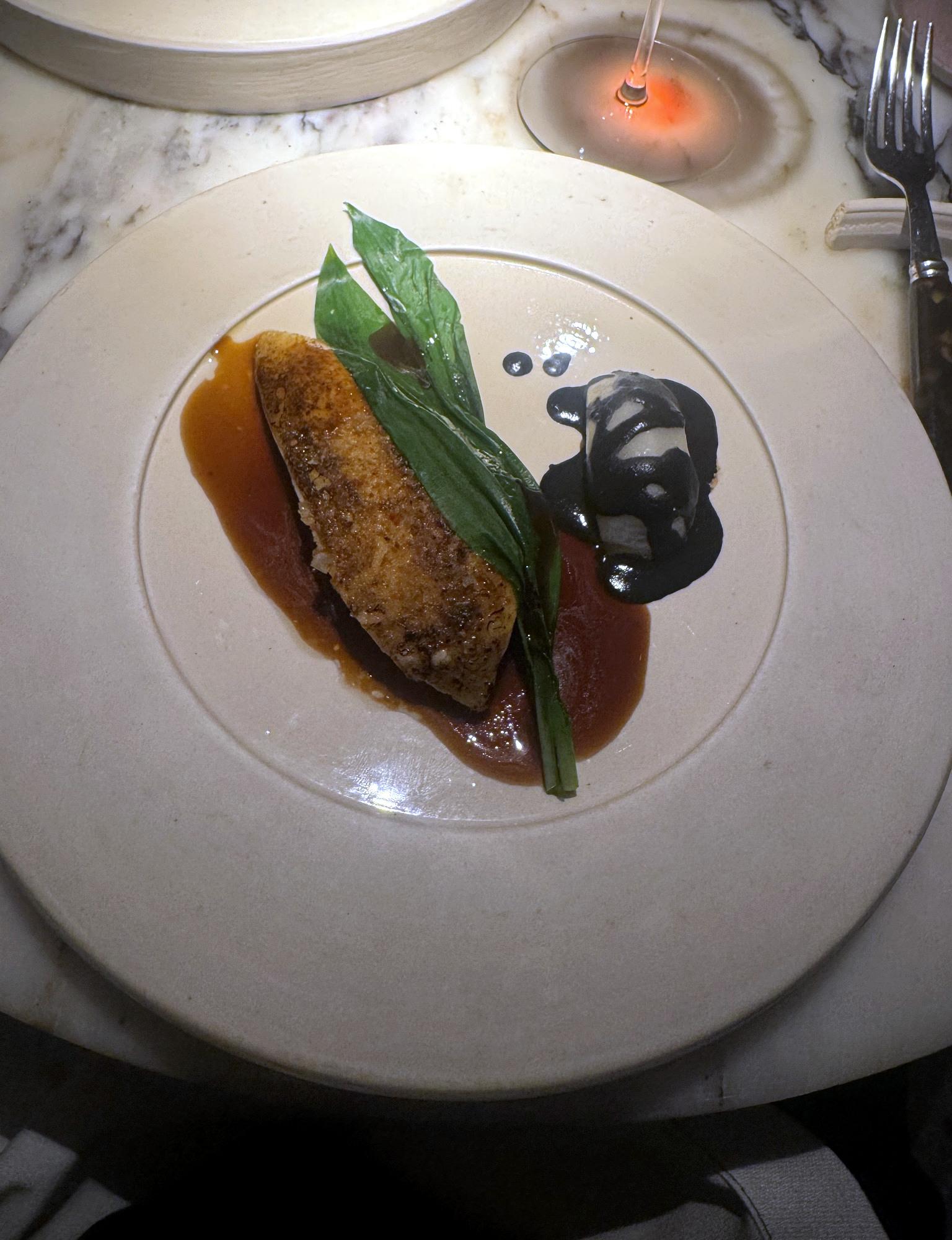 CUE in Amsterdam, restaurant van chef George Kataras met een moderne keuken — foto 8