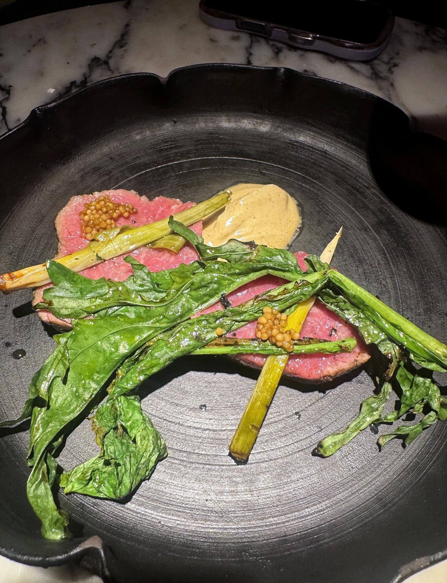 CUE in Amsterdam, restaurant van chef George Kataras met een moderne keuken — foto 9